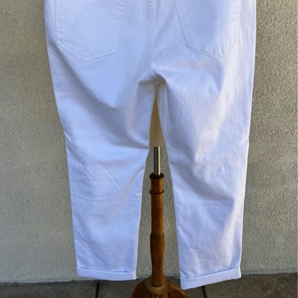 NEW White Old Navy Woman’s Boyfriend Straight Jeans Size 14 - Picture 2 of 6